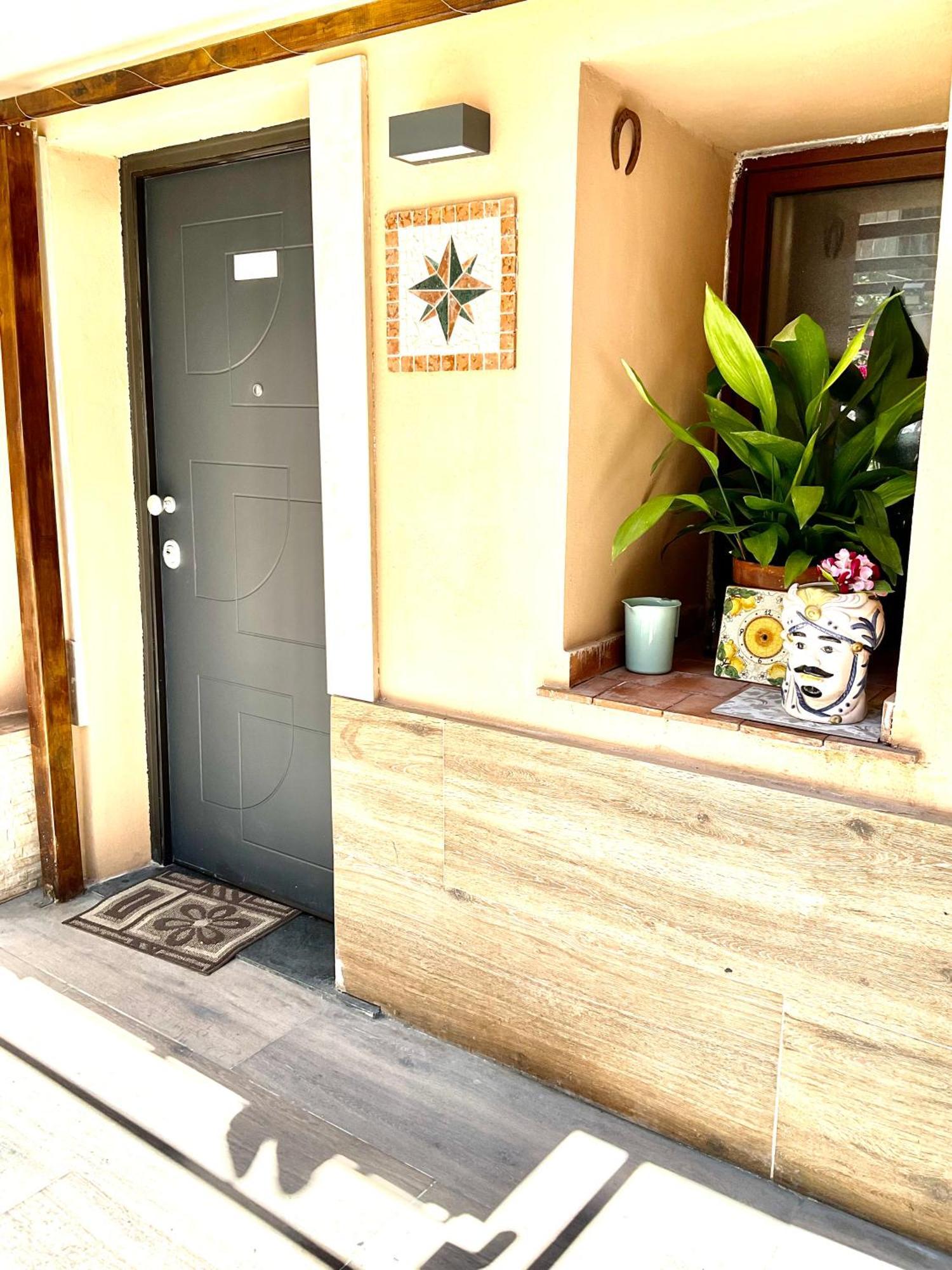Mizzicahome Solemare Catania Bagian luar foto