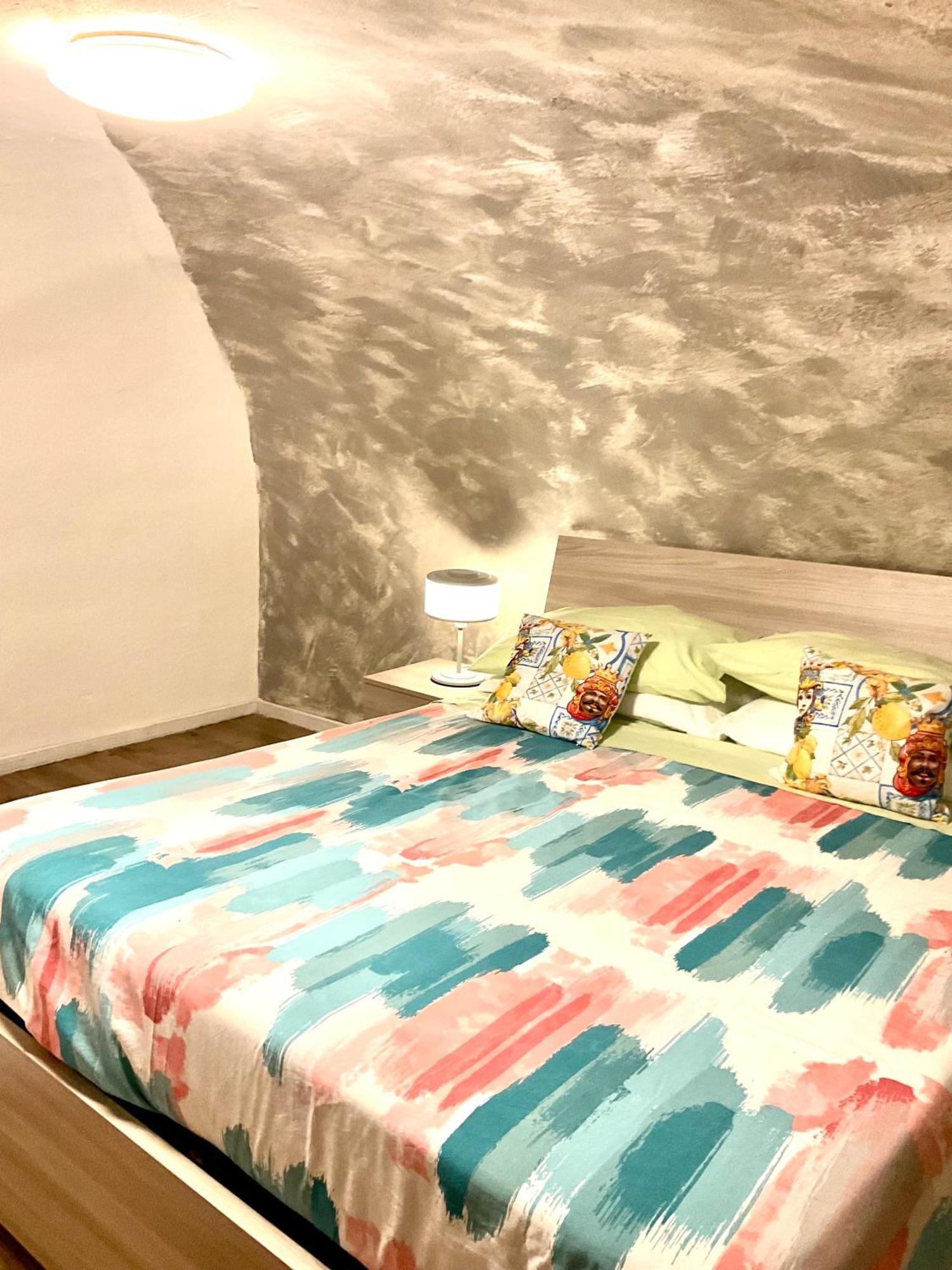 Mizzicahome Solemare Catania Bagian luar foto