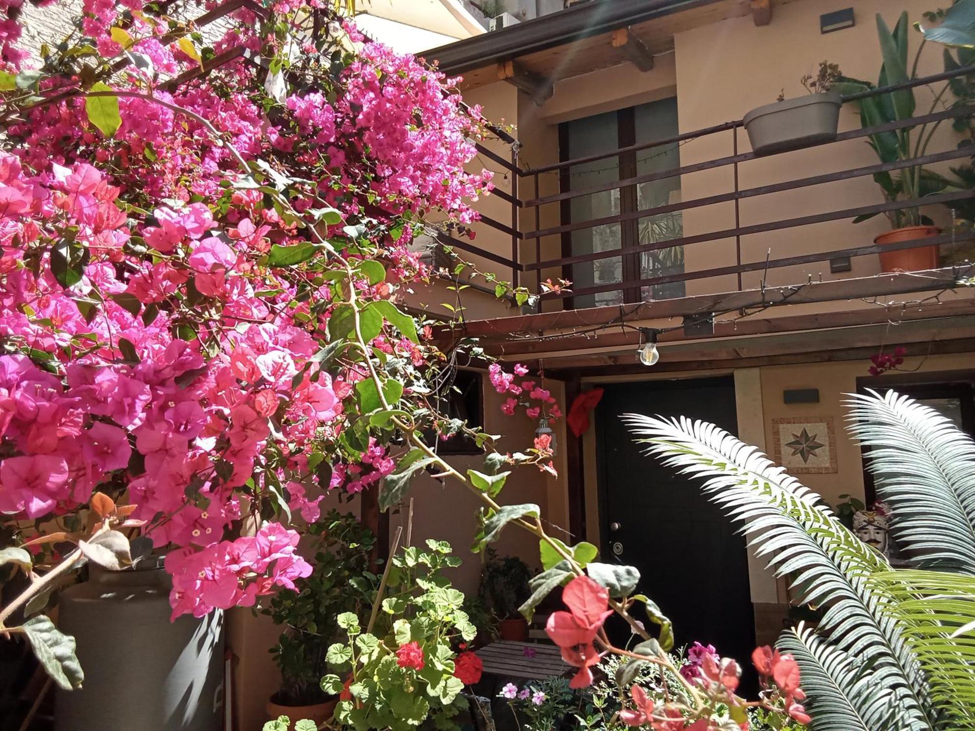 Mizzicahome Solemare Catania Bagian luar foto
